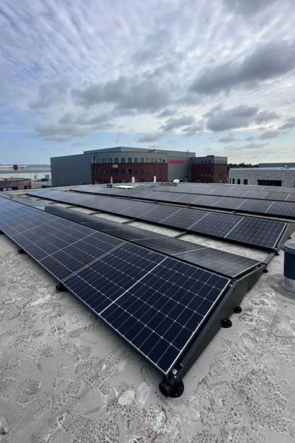 Bedrijfszonnepanelen door Wattpiek conform Scope 12